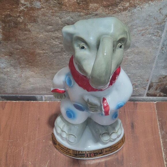 Vintage Jim Beam Circus Elephant Kentucky Bourbon Whiskey Decanter Bottle 1968 - Picture 3 of 12